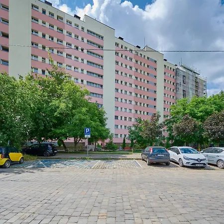 Studio With Sky Tower View By Renters Apartment