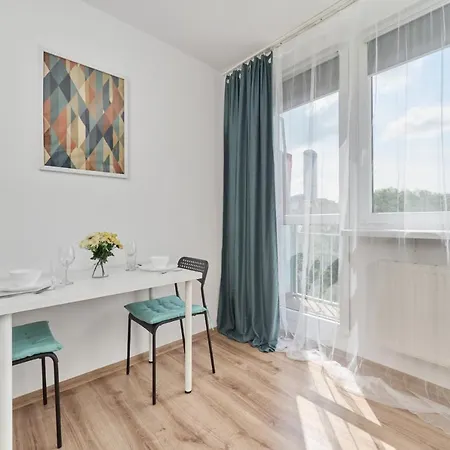 Studio With Sky Tower View By Renters *
